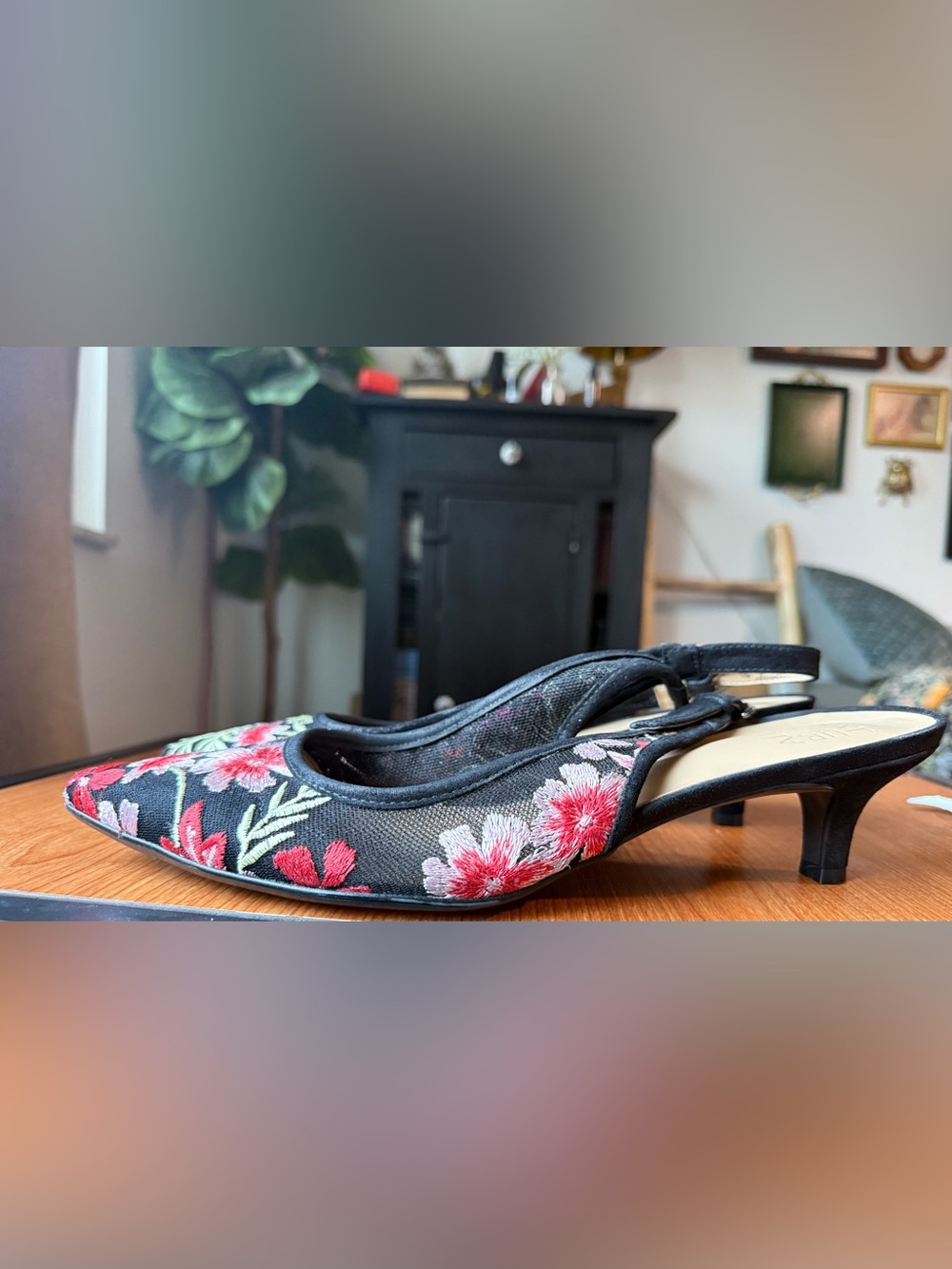 Black Floral Embroidered Slingback Kitten Heel - Women's 11 wide